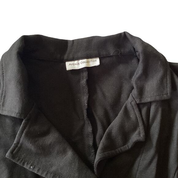 Avenue Collection Short Blazer - Picture 4 of 5